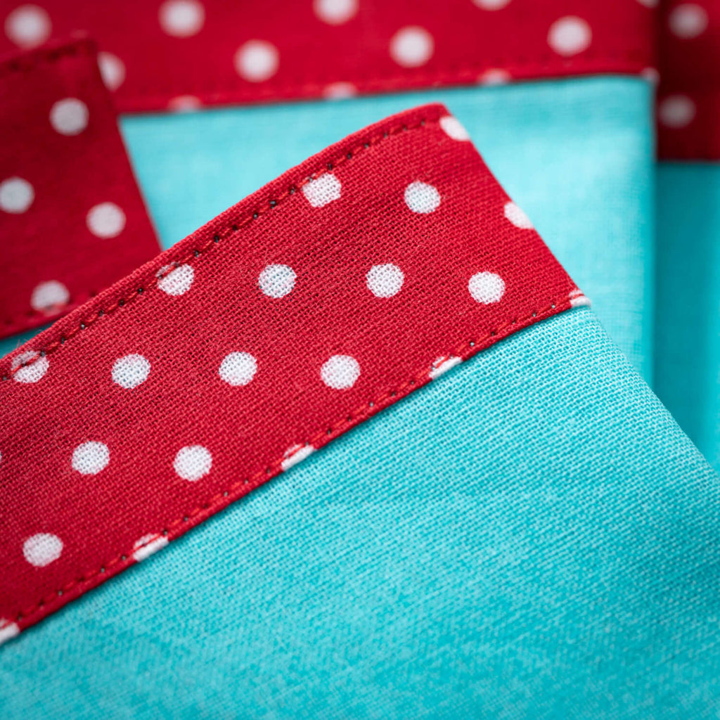 Polka Dot Trimmed Napkin Set 4