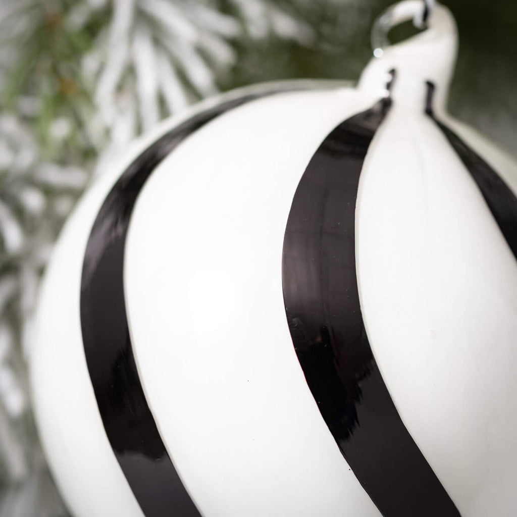 Black & White Swirl Ornaments 