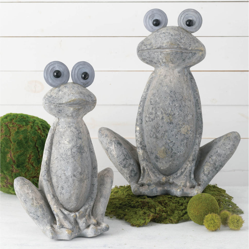 Big Eyed Frog Garden Statue   